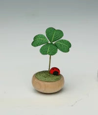 Yurayura clover Ladybug