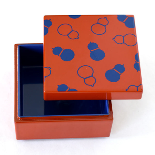 Lacquer box Small coin purse and jewelry case