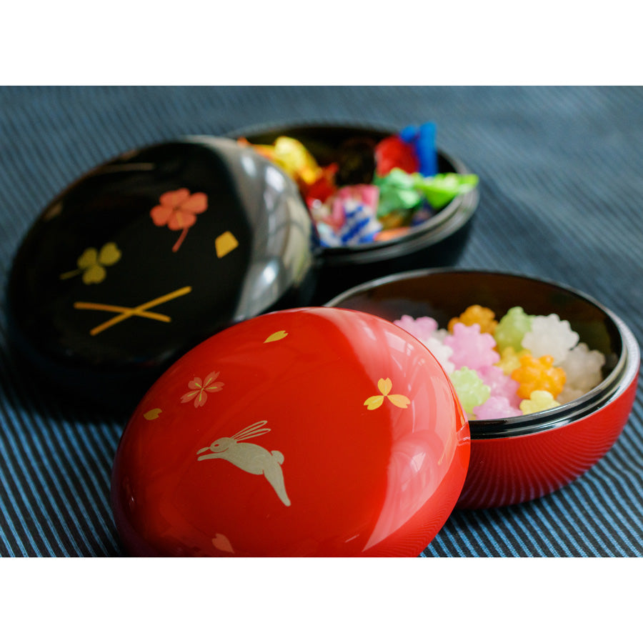 Bonbon container, lacquered candy box, bonbonniere