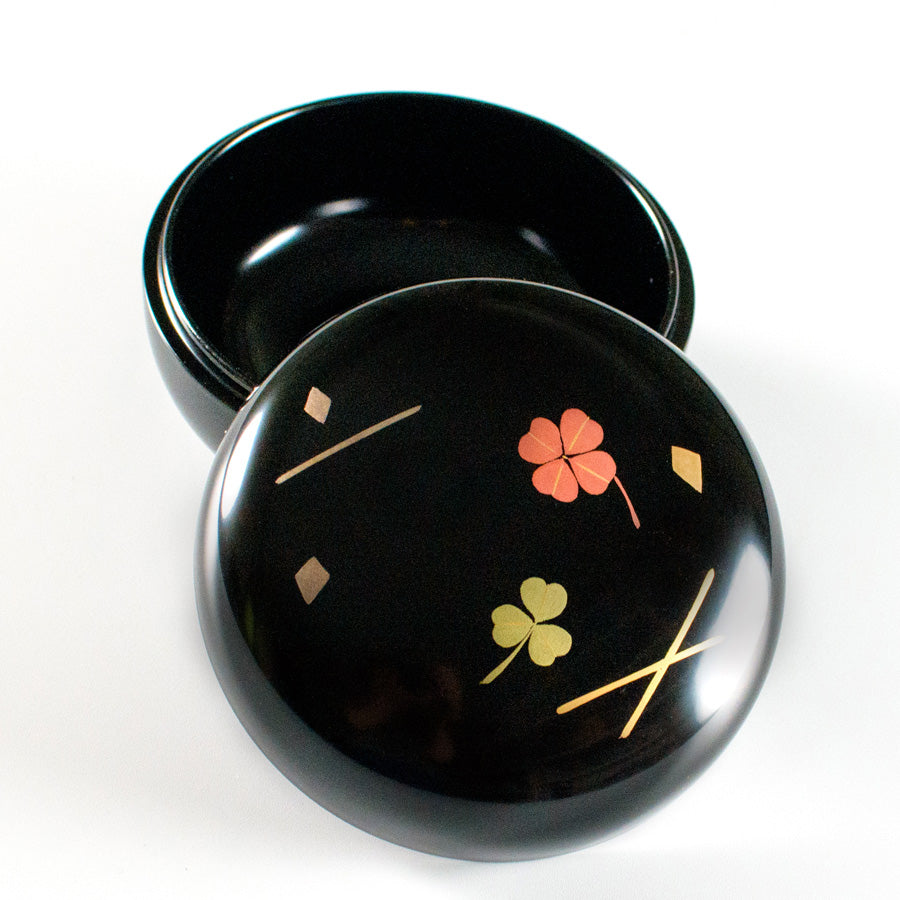 Bonbon container, lacquered candy box, bonbonniere