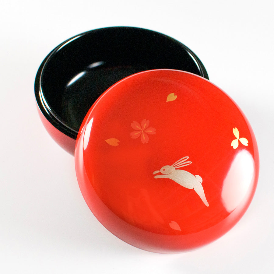 Bonbon container, lacquered candy box, bonbonniere