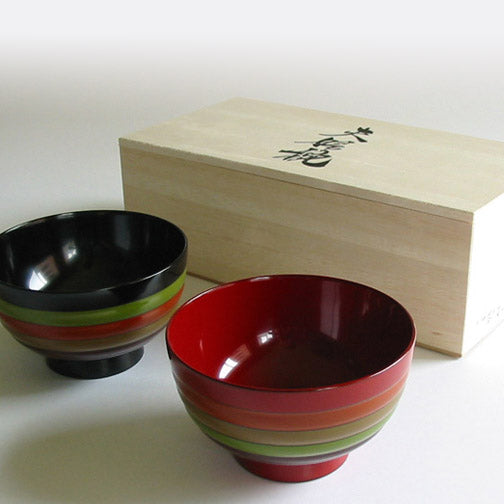 Pair of wooden bowls with spinning top pattern, lacquered wood, wooden bowls and miso soup bowls