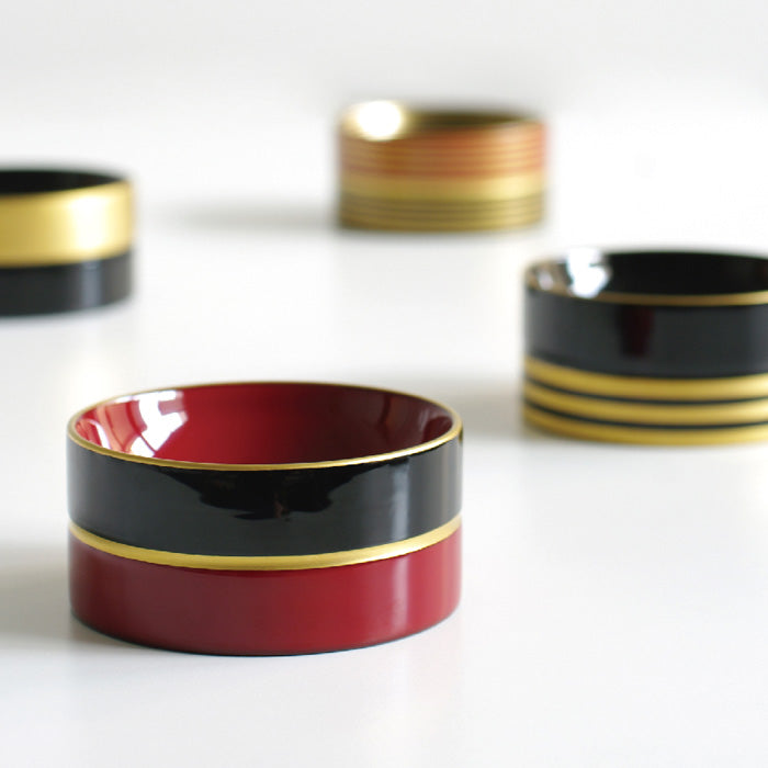 Upside-down Ariake Wooden lacquered sake cups, sake vessels, cups, sake cups Lacquerware
