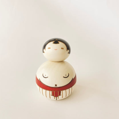 Sumo wrestler (red)