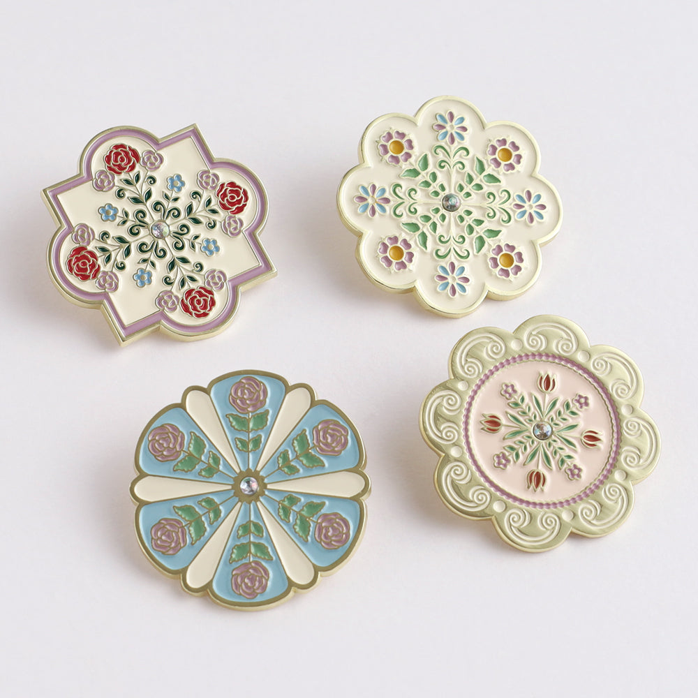 KUNIKA PIN BADGE