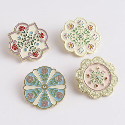 KUNIKA PIN BADGE