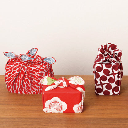 Kyoohoo Chirimen Furoshiki Plum red/green