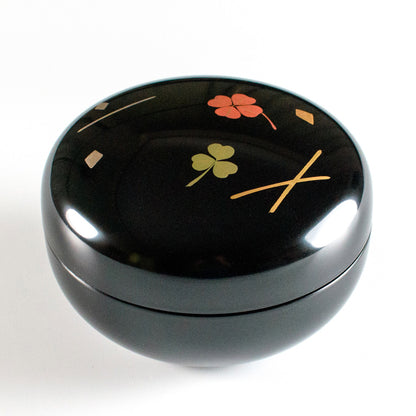 Bonbon container, lacquered candy box, bonbonniere